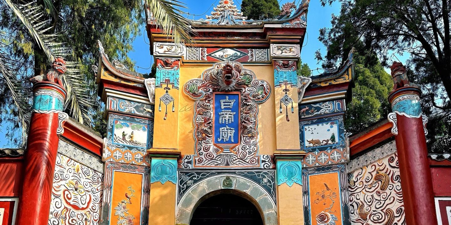 The painted gate of Baidi Temple at Baidicheng in Fengjie